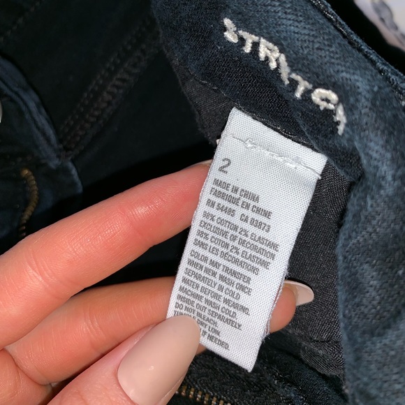 American Eagle Black High Waisted Shorts - Picture 3 of 6